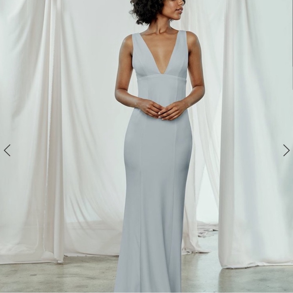 AMSALE Reyna dress size 2 in new ice, crepe